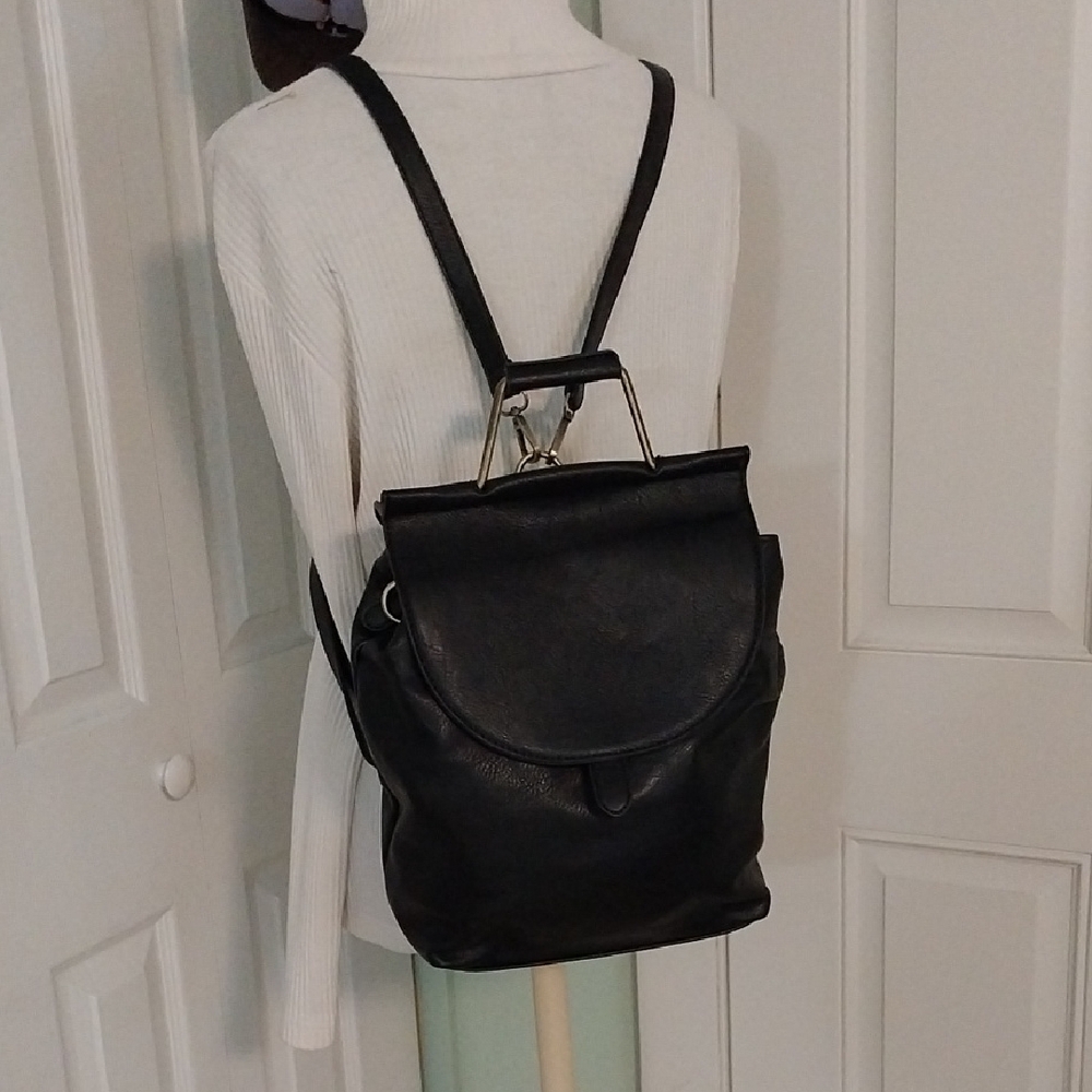 Antik Kraft Black Leather Backpack with Gold Accents - Picture 9 of 16